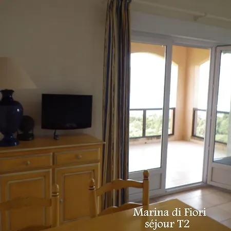 Marina Di Fiori Lägenhet