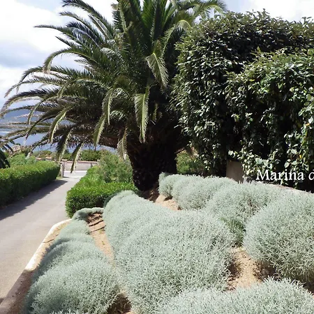 Marina Di Fiori Appartement
